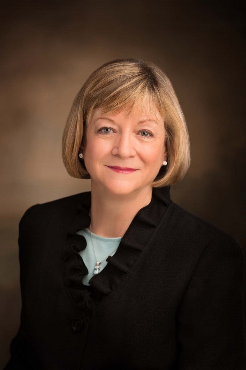 Fullsize image of Sis. Oscarson with warm eyes and a smile